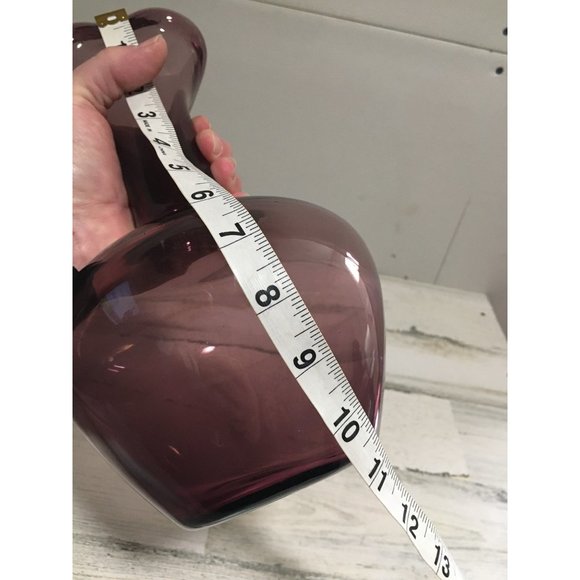 Beautiful amethyst colored glass vase with swirl gear shaped opening. - Picture 4 of 4